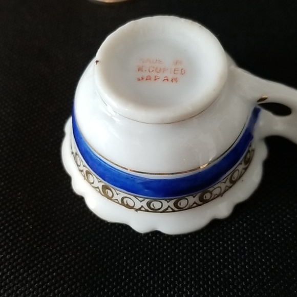 Vintage bundle of six miniature porcelain dishes. - Picture 6 of 7